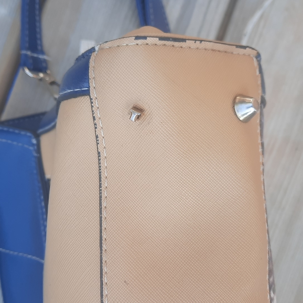 Handbag - Picture 11 of 12